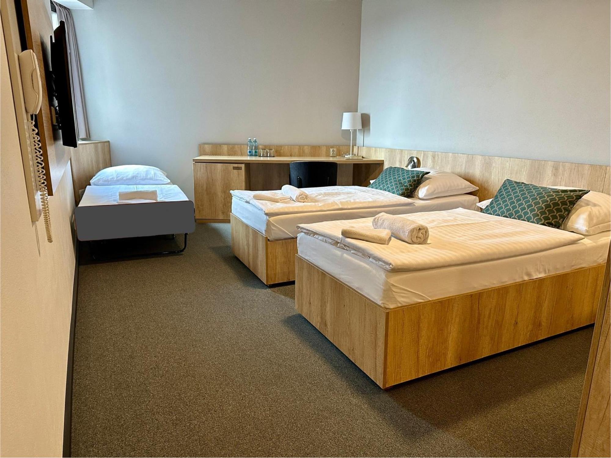 Hotel D1 Ostrovačice Esterno foto